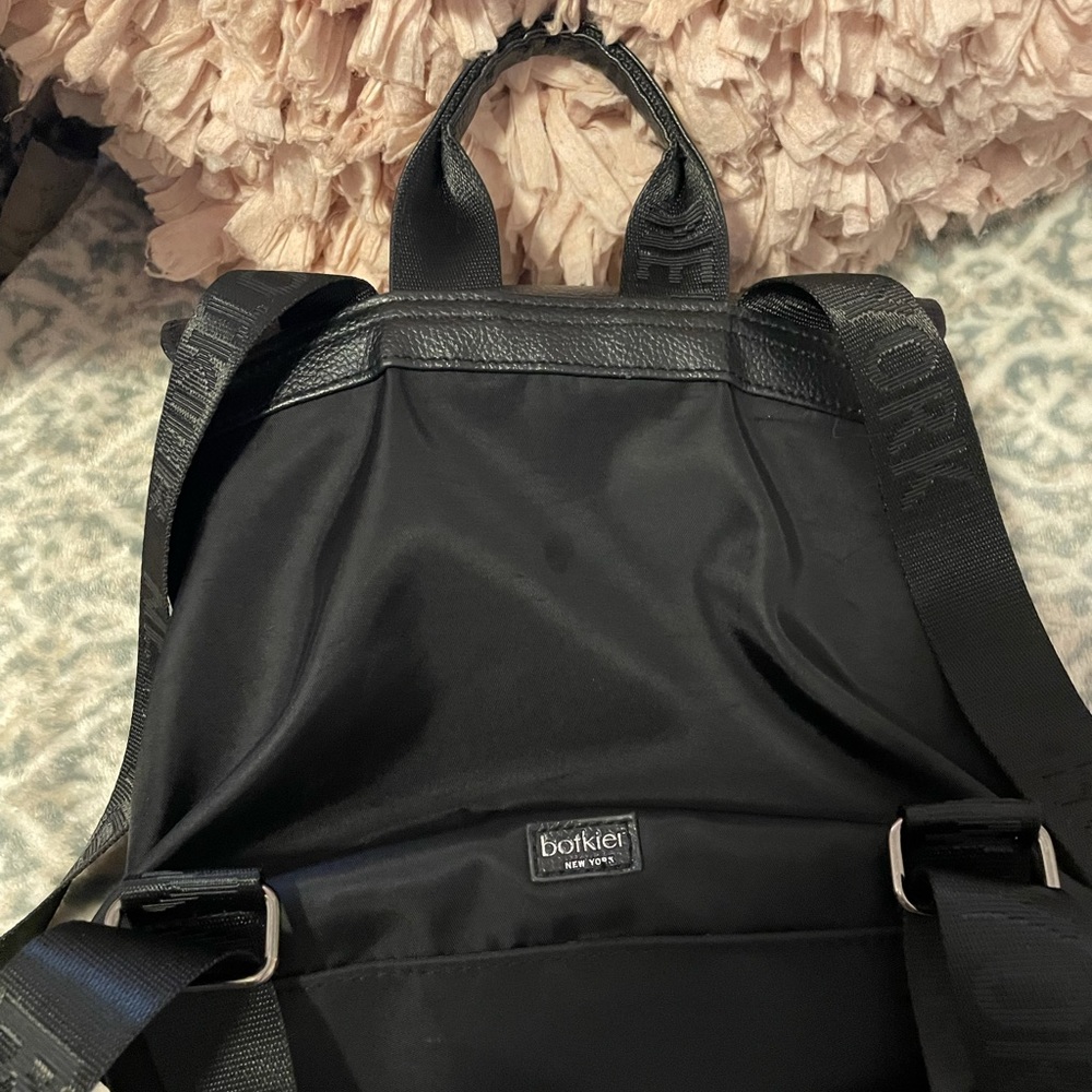 Botkier New York Trigger Backpack - Picture 2 of 9